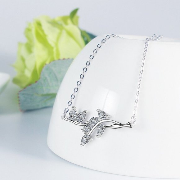 NEW Sterling silver LEAF Necklace - Picture 2 of 3